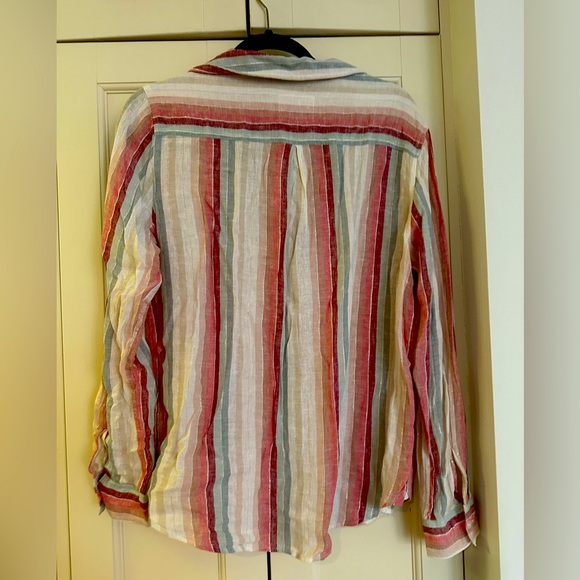 New never worn Rails button down - Picture 2 of 3